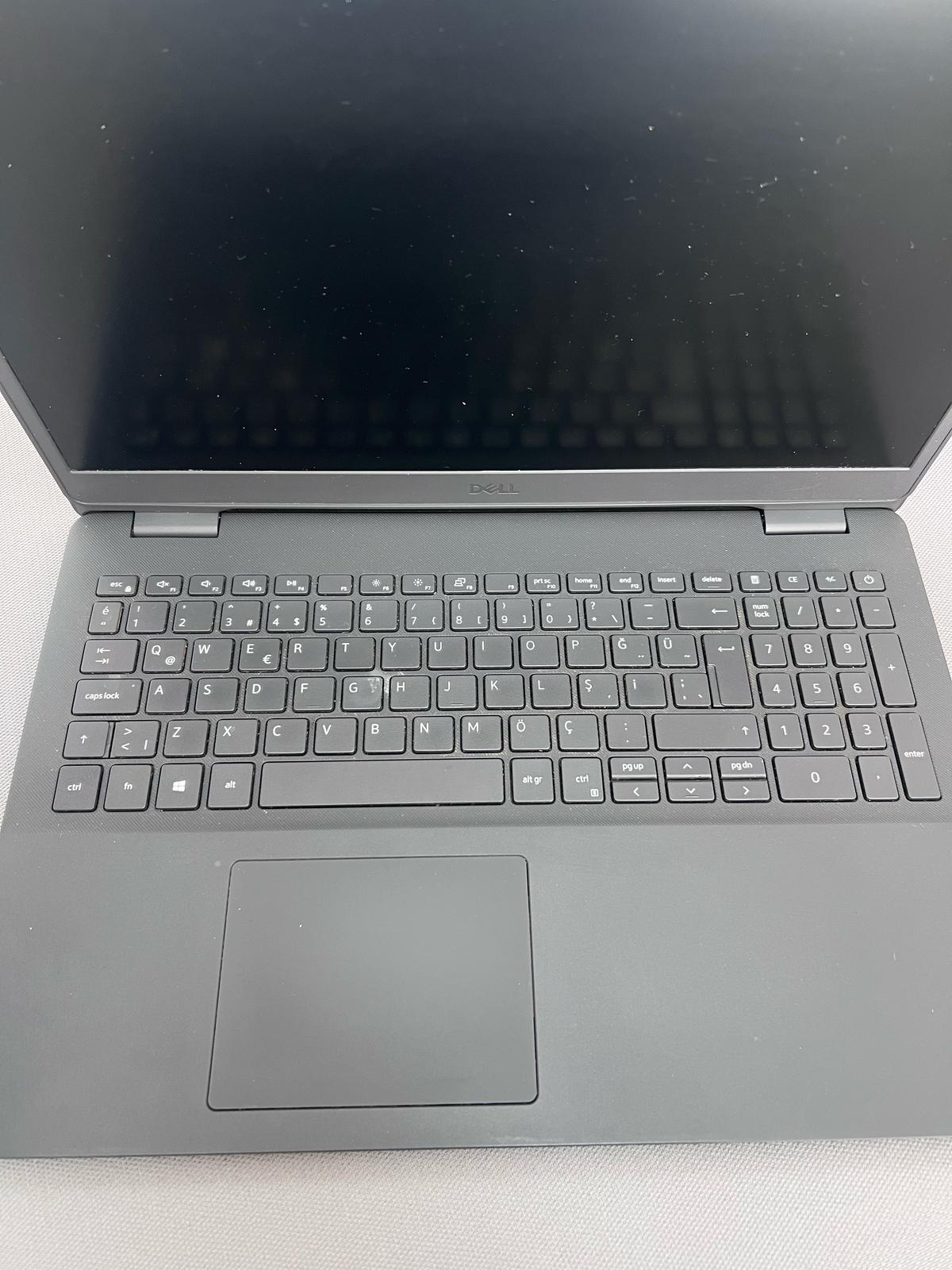 Dell Intel Core i5 10.nesil 8Gb RAM 256Gb SSD (2. El Laptop)